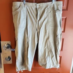Khaki Capri Size 24plus